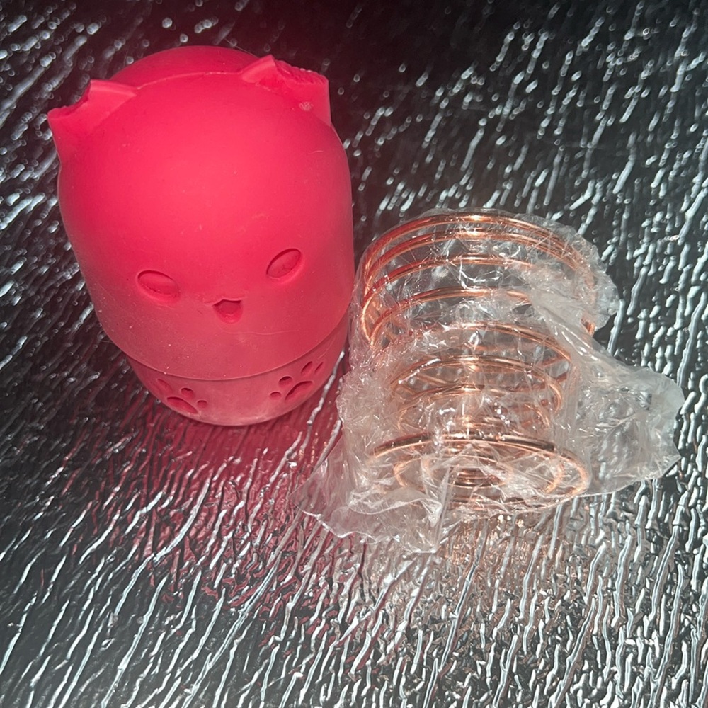 New- kitty beauty blender storage/holder *5 for $25 sale